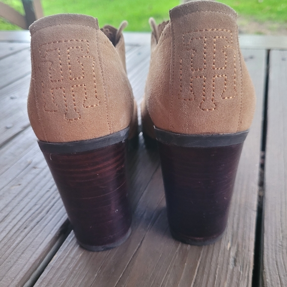 Tommy Hilfiger Suede Heels - Picture 4 of 7